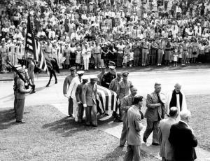 Carrying the casket of General John J. Pershing to the gravesite at Arlington National Cemetery